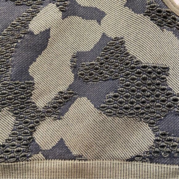 Unbranded Textured Camo Sports Bra High Support Size Small - Picture 6 of 7